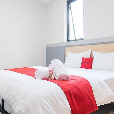 Reddoorz Plus Near Taman Anggrek Mall Jakarta Luaran gambar