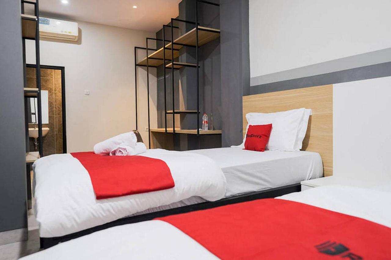 Reddoorz Plus Near Taman Anggrek Mall Jakarta Luaran gambar