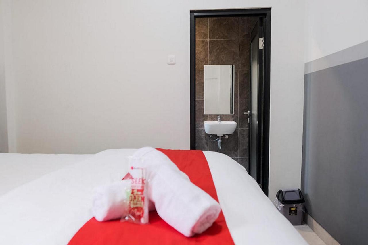 Reddoorz Plus Near Taman Anggrek Mall Jakarta Luaran gambar