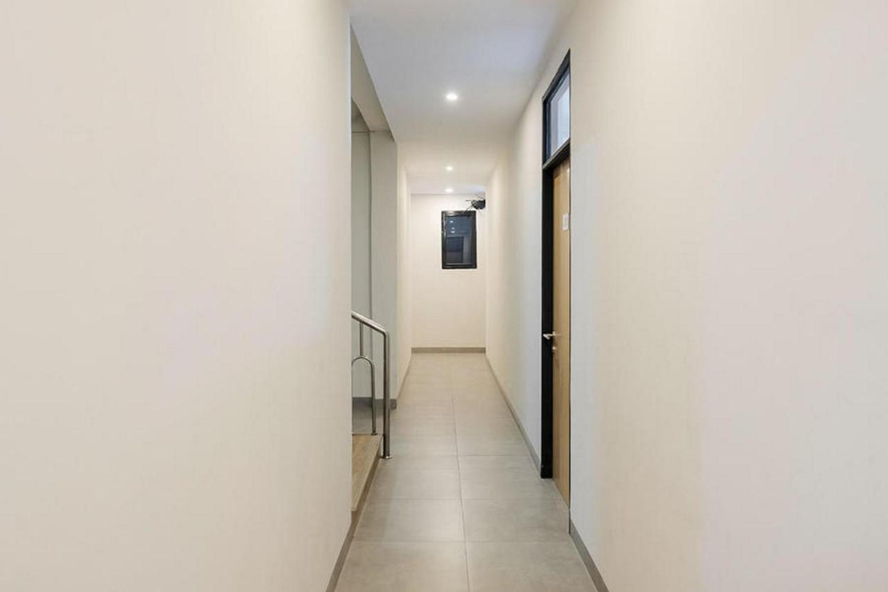 Reddoorz Plus Near Taman Anggrek Mall Jakarta Luaran gambar