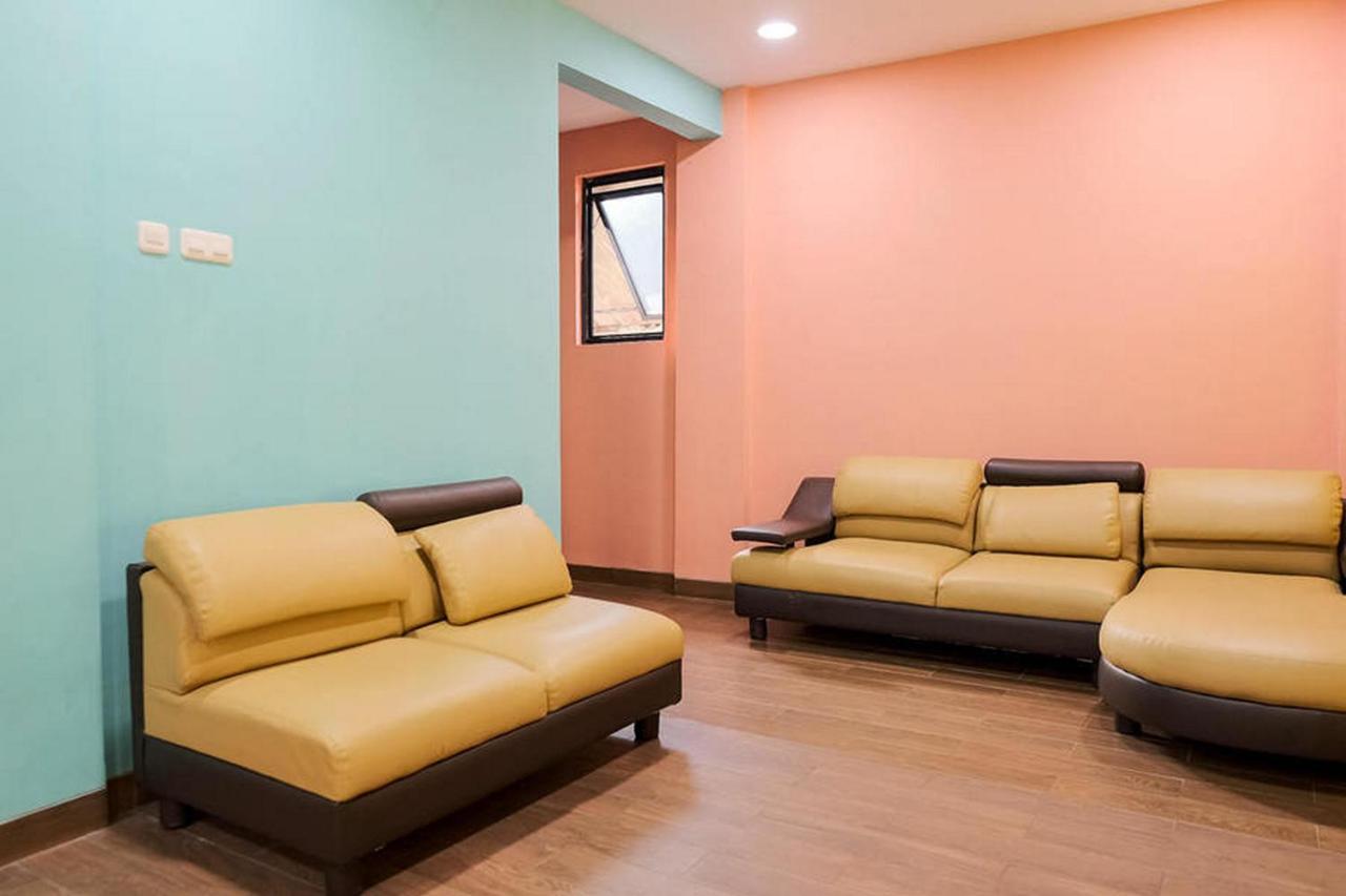 Reddoorz Plus Near Taman Anggrek Mall Jakarta Luaran gambar