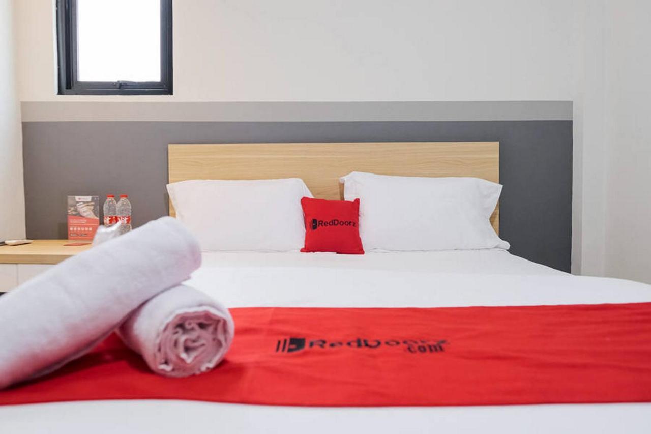 Reddoorz Plus Near Taman Anggrek Mall Jakarta Luaran gambar