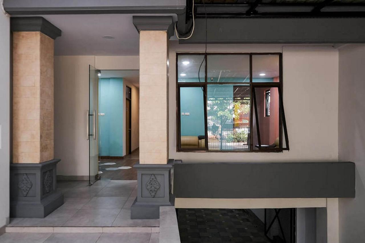 Reddoorz Plus Near Taman Anggrek Mall Jakarta Luaran gambar