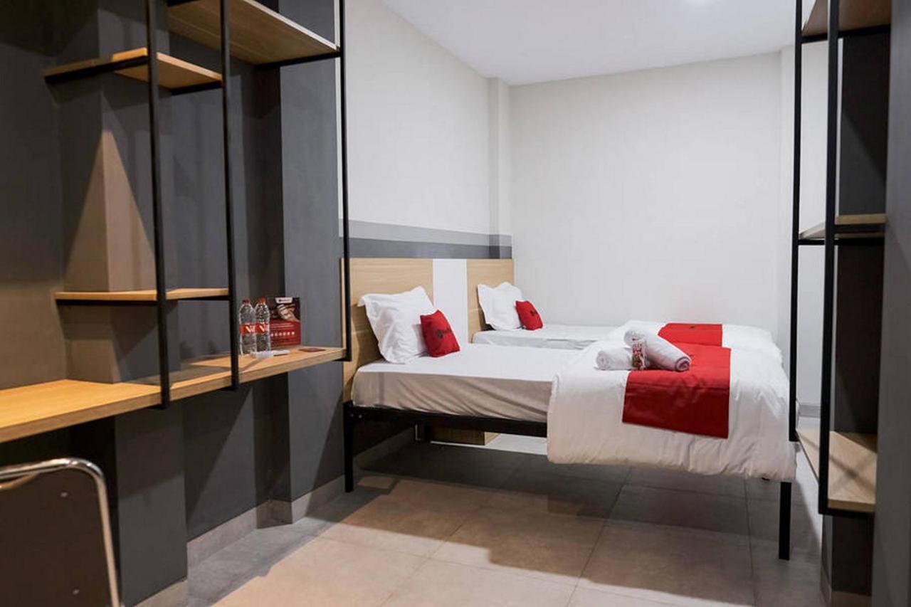Reddoorz Plus Near Taman Anggrek Mall Jakarta Luaran gambar