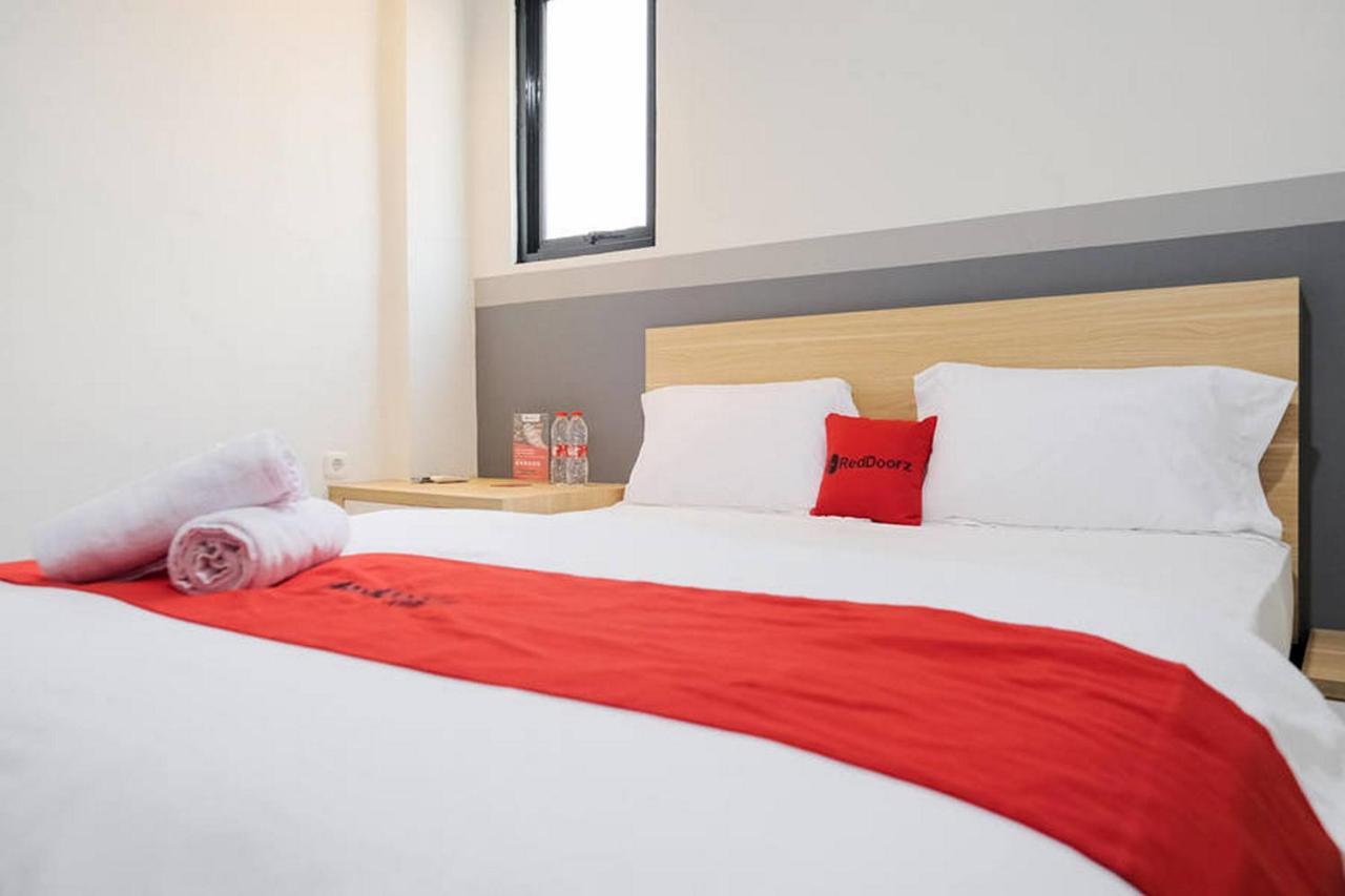 Reddoorz Plus Near Taman Anggrek Mall Jakarta Luaran gambar