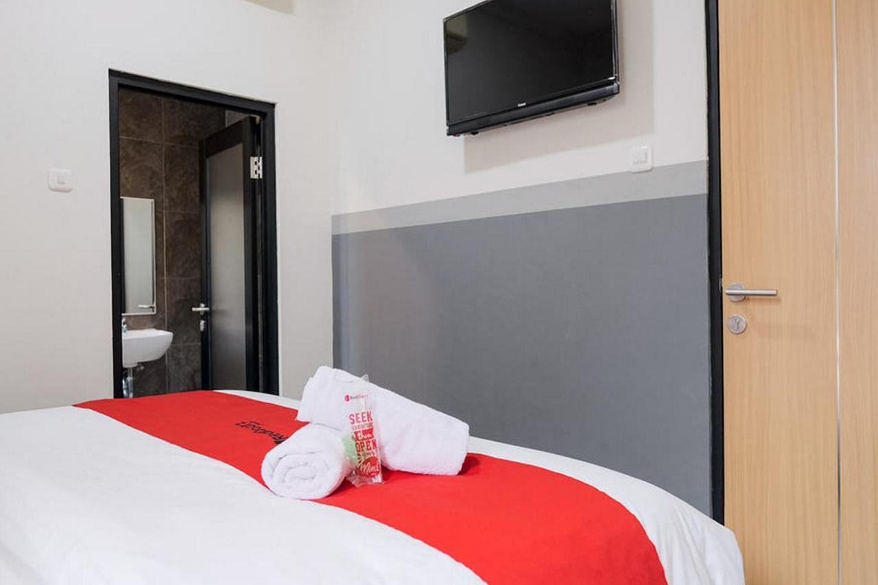Reddoorz Plus Near Taman Anggrek Mall Jakarta Luaran gambar
