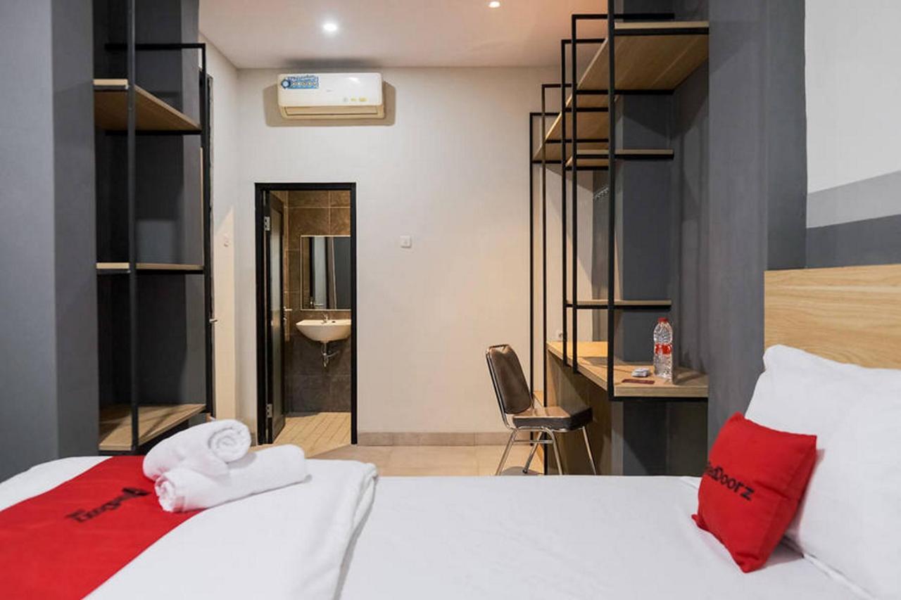 Reddoorz Plus Near Taman Anggrek Mall Jakarta Luaran gambar